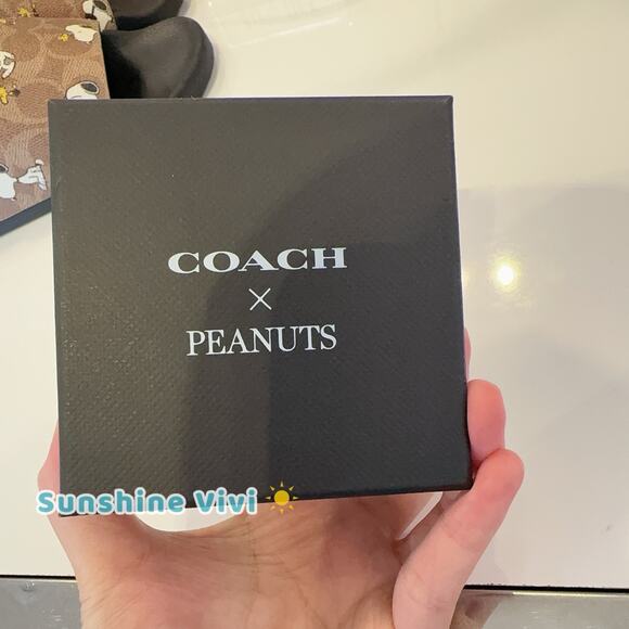 NWT Coach X Peanuts Snoopy And Woodstock Pendant Necklace CCA48 Gold /Black - Picture 2 of 8